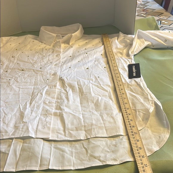 White Casual Button Down Shirt with Relaxed Fit - Picture 6 of 7